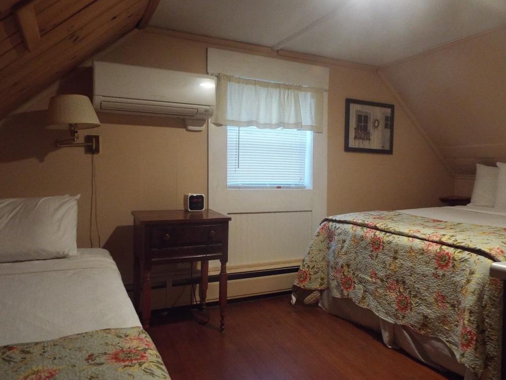 The Vermont Inn Mendon エクステリア 写真