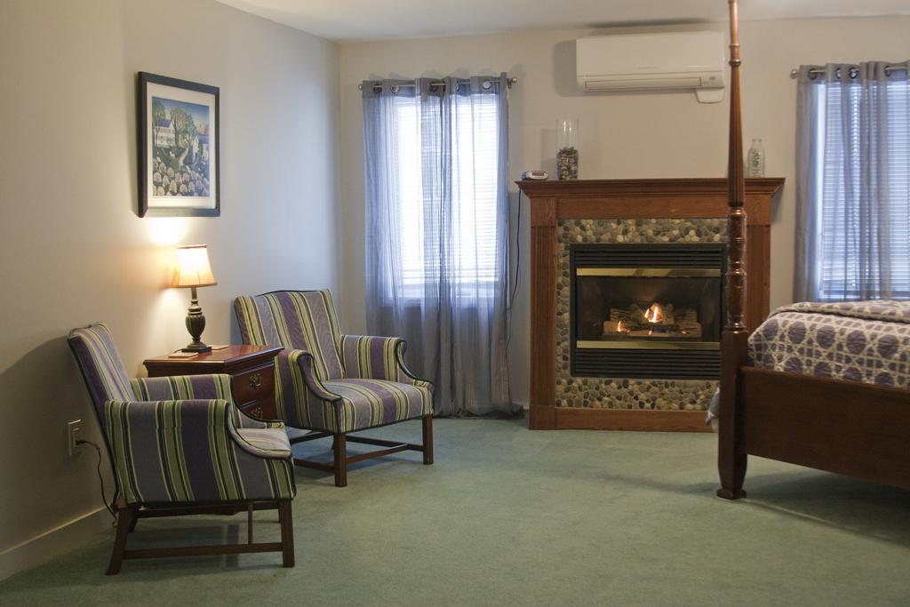 The Vermont Inn Mendon エクステリア 写真