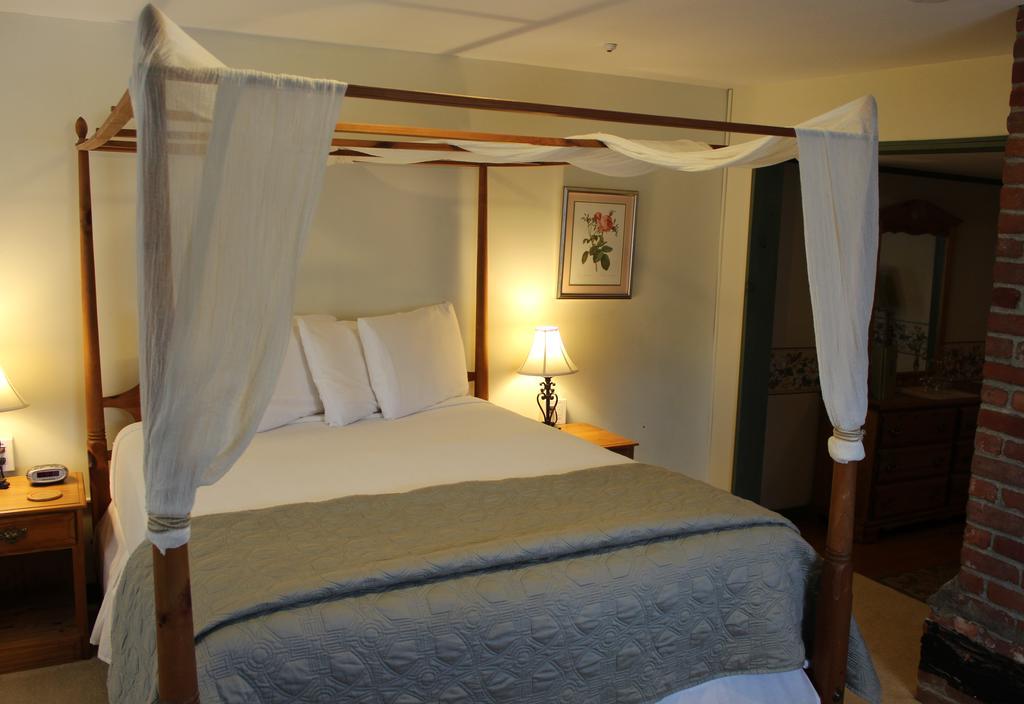 The Vermont Inn Mendon エクステリア 写真