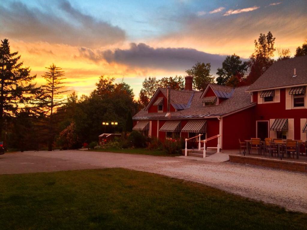 The Vermont Inn Mendon エクステリア 写真