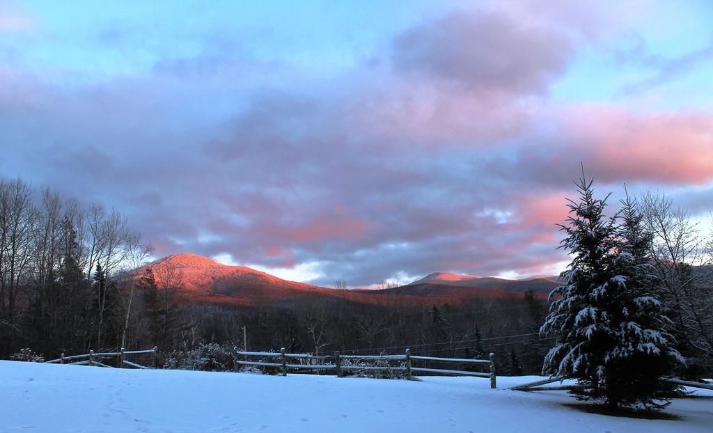 The Vermont Inn Mendon エクステリア 写真